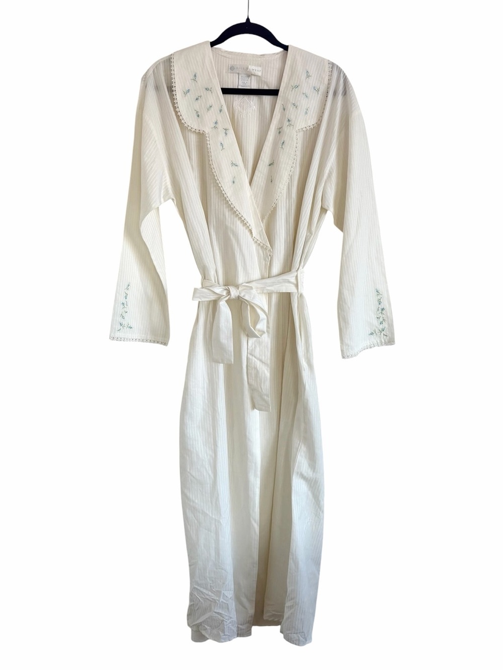 Eileen West Cream Embroidered Cotton Robe - Classic Wrap Style